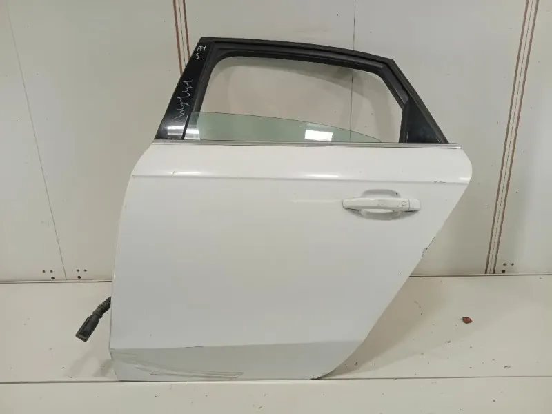 Porta POST SX 8K5833051C Audi A4 8K2 2008