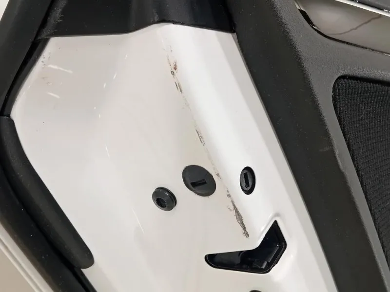 Porta POST SX 8K5833051C Audi A4 8K2 2008