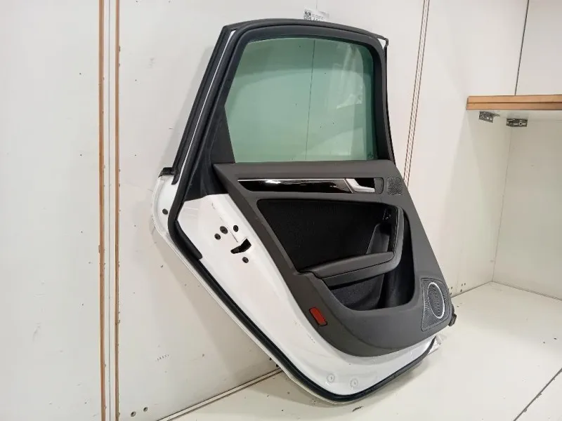 Porta POST SX 8K5833051C Audi A4 8K2 2008