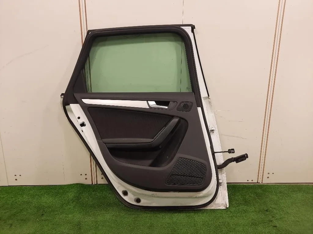 Porta POST SX 8K9833051D Audi A4 8K5 Avant 2008