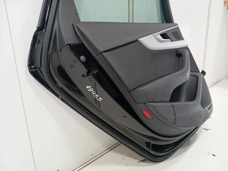 Porta POST SX 8W5833051B Audi A4 8W2 2015