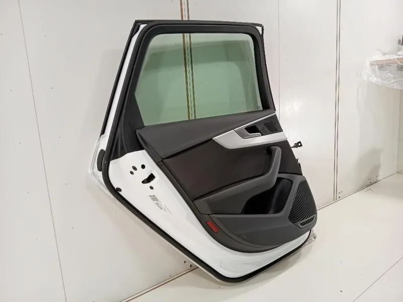 Porta POST SX 8W9833051A Audi A4 8W5 Avant 2015