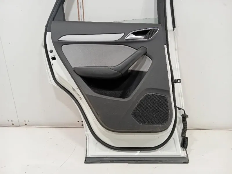 Porta POST SX 8U0833051 Audi Q3 8UB 2012