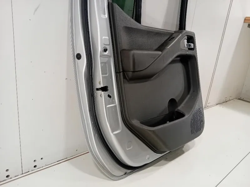 Porta POST SX 82101ZL40B Nissan Navara 2005