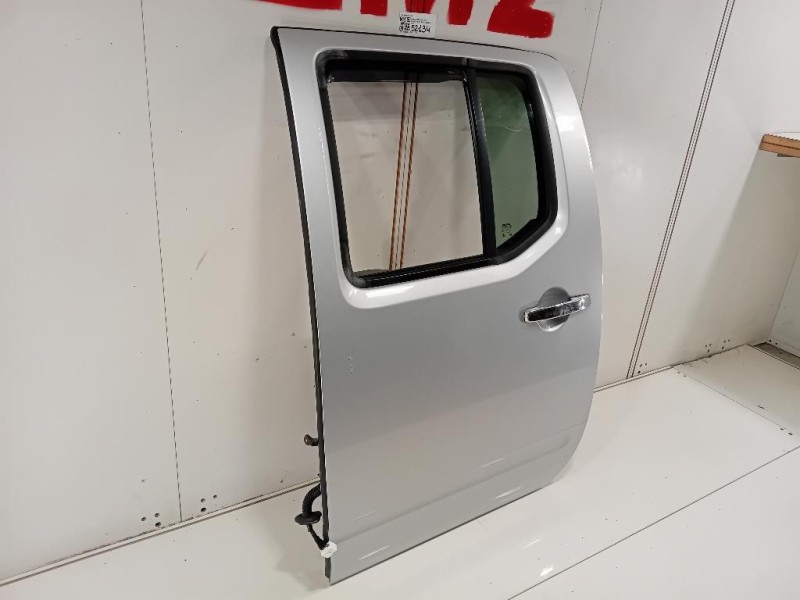 Porta POST SX 82101ZL40B Nissan Navara 2005