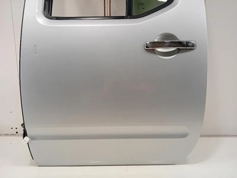 Porta POST SX 82101ZL40B Nissan Navara 2005