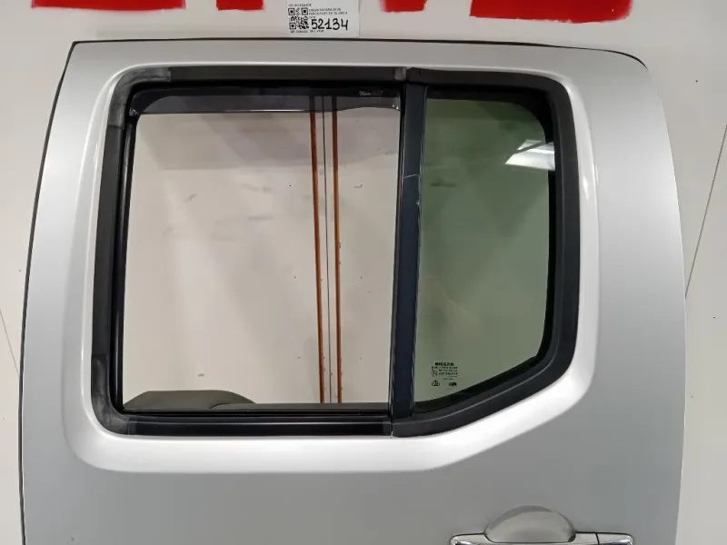 Porta POST SX 82101ZL40B Nissan Navara 2005