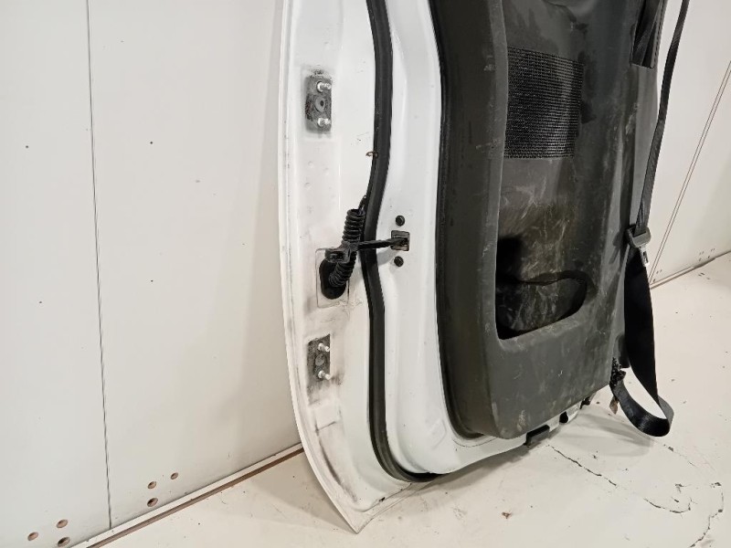 Porta POST SX 82101EB30J Nissan Navara 2010