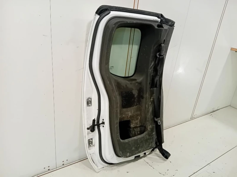 Porta POST SX 82101EB30J Nissan Navara 2010