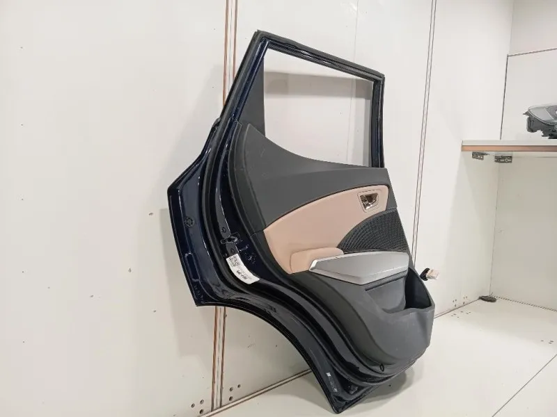 Porta POST SX 6301135002 Ssangyong Tivoli 2015