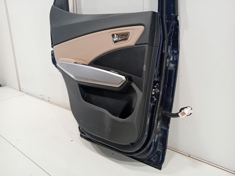 Porta POST SX 6301135002 Ssangyong Tivoli 2015