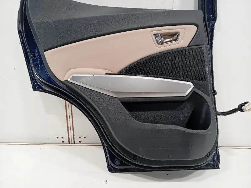 Porta POST SX 6301135002 Ssangyong Tivoli 2015