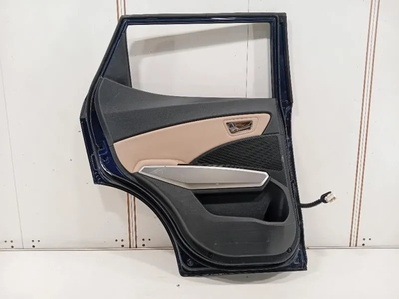 Porta POST SX 6301135002 Ssangyong Tivoli 2015