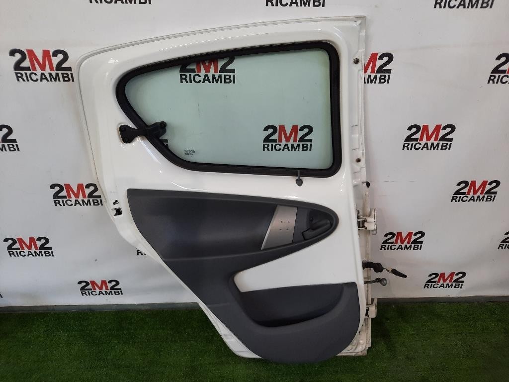 Porta POST SX 670040H010 Toyota AYGO I 2005