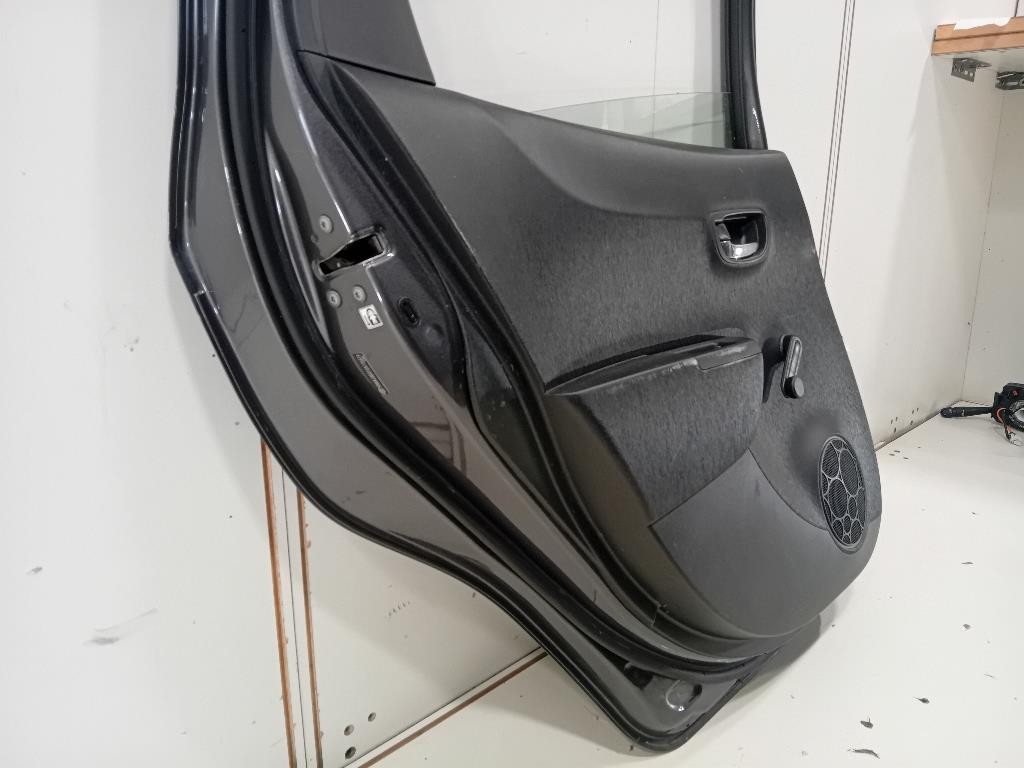 Porta POST SX 670040D210 Toyota Yaris IV 2012