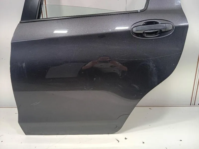 Porta POST SX 670040D210 Toyota Yaris IV 2012