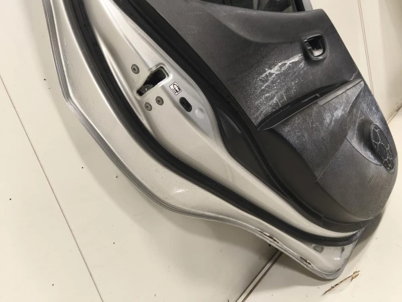 Porta POST SX 670040D210 Toyota Yaris IV 2012