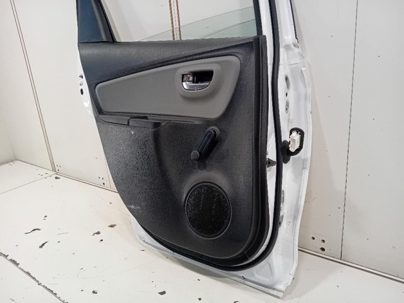 Porta POST SX 670040D210 Toyota Yaris IV 2014