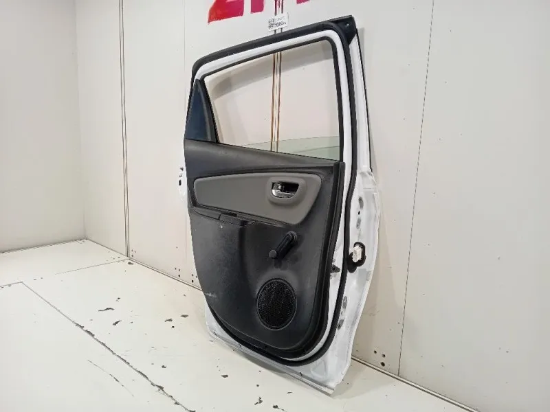 Porta POST SX 670040D210 Toyota Yaris IV 2014