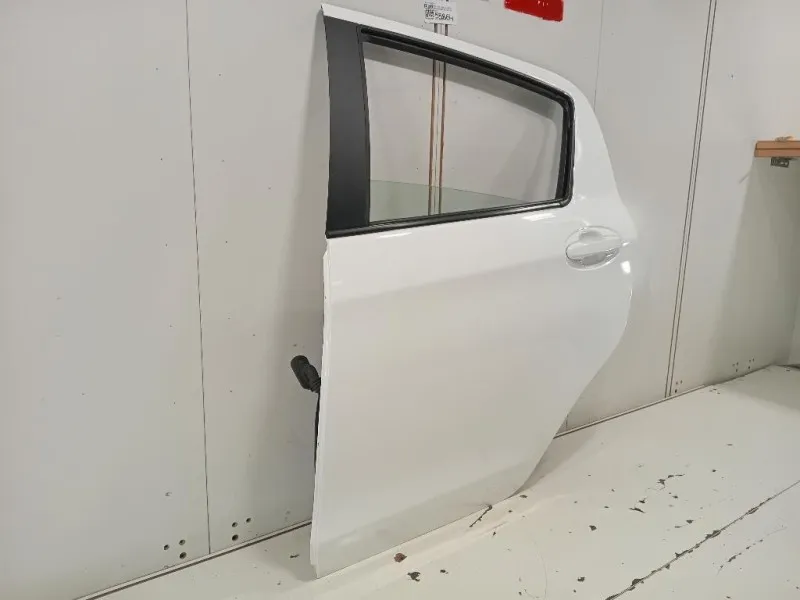 Porta POST SX 670040D210 Toyota Yaris IV 2014