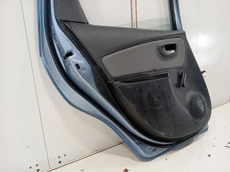 Porta POST SX 670040D210 Toyota Yaris IV 2014