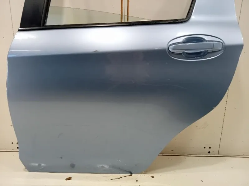 Porta POST SX 670040D210 Toyota Yaris IV 2014