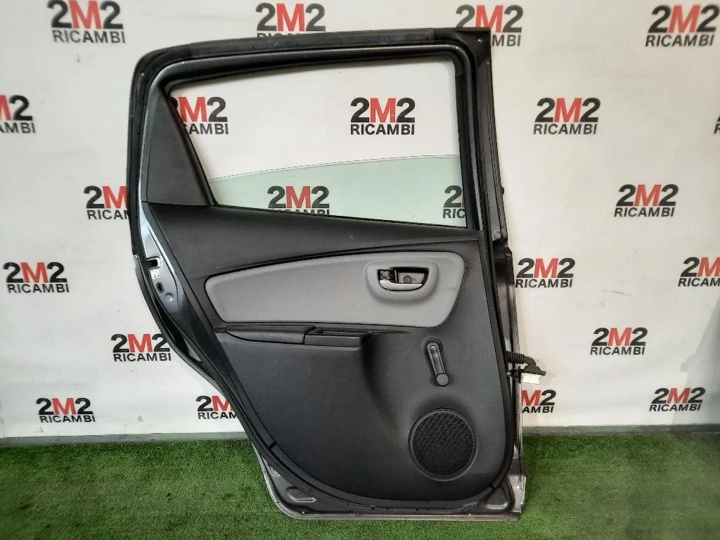 Porta POST SX NUDA 670040D210 Toyota Yaris IV 2014