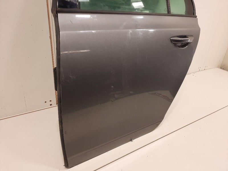 Porta POST SX 5K6833055K Volkswagen GOLF VI 2009