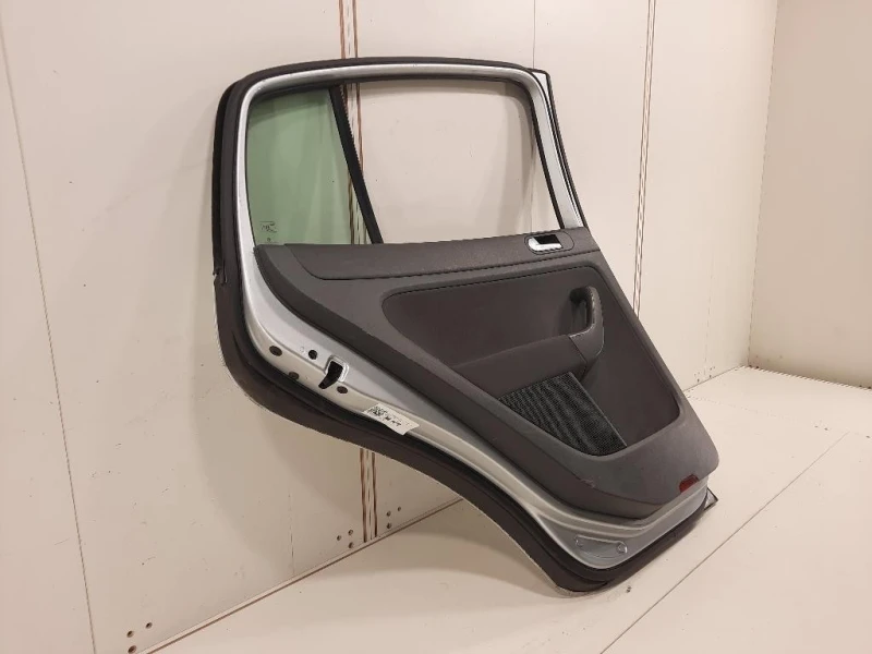 Porta POST SX 5M0833105B Volkswagen GOLF PLUS I 2004