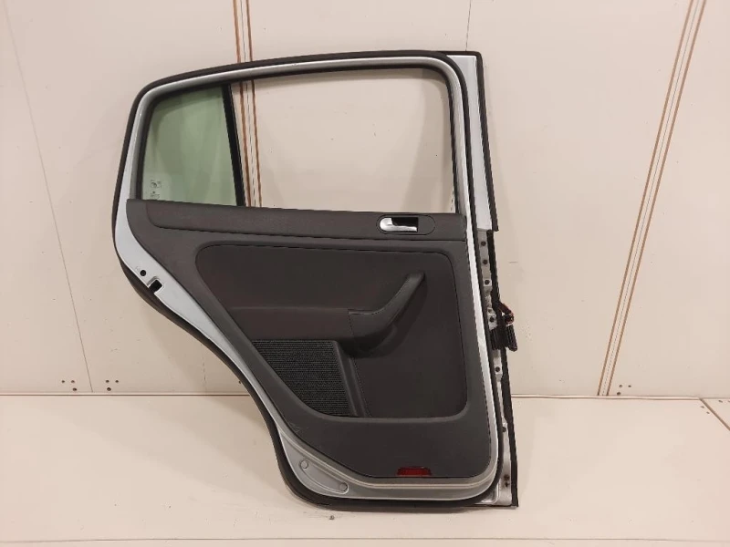 Porta POST SX 5M0833105B Volkswagen GOLF PLUS I 2004