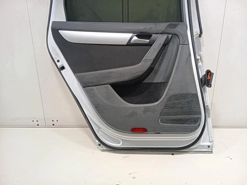 Porta POST SX 3C9833055D Volkswagen Passat VI 2011