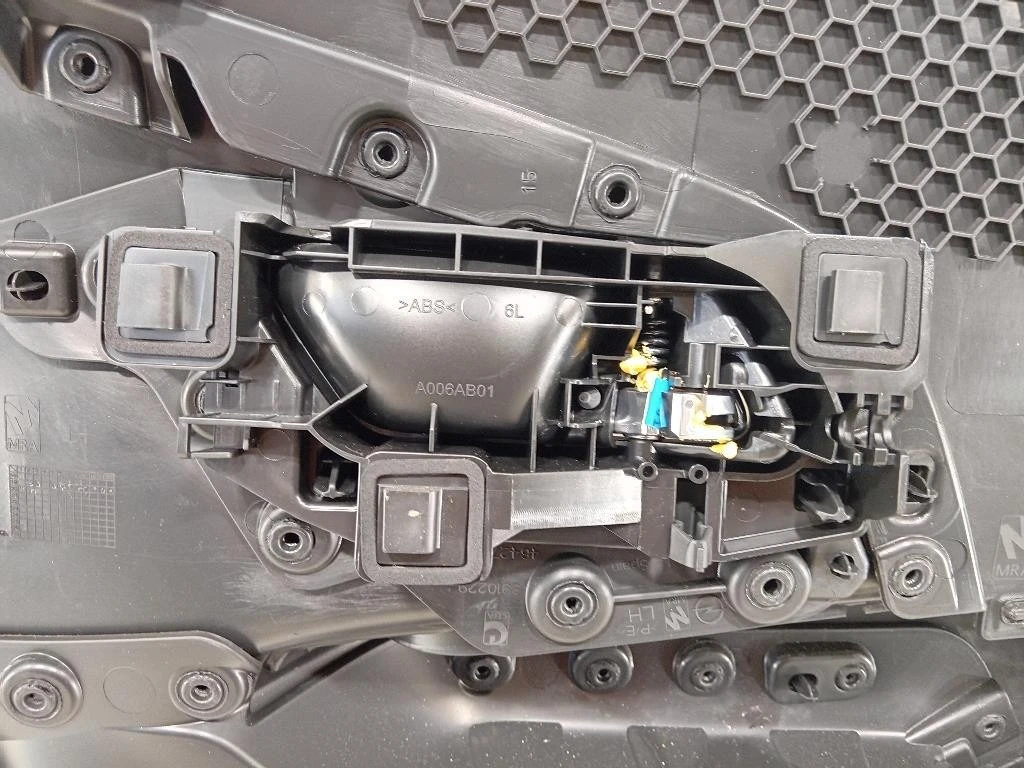 Pannello Rivestimento Porta ANT SX 9832638680 PANNELLO RIVESTIMENTO PORTA ANT SX Opel Corsa F 2019