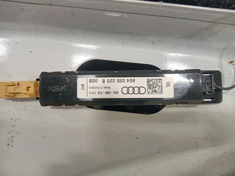 Portello POST 8V4827025D Audi A3 8VA Sportback 2012