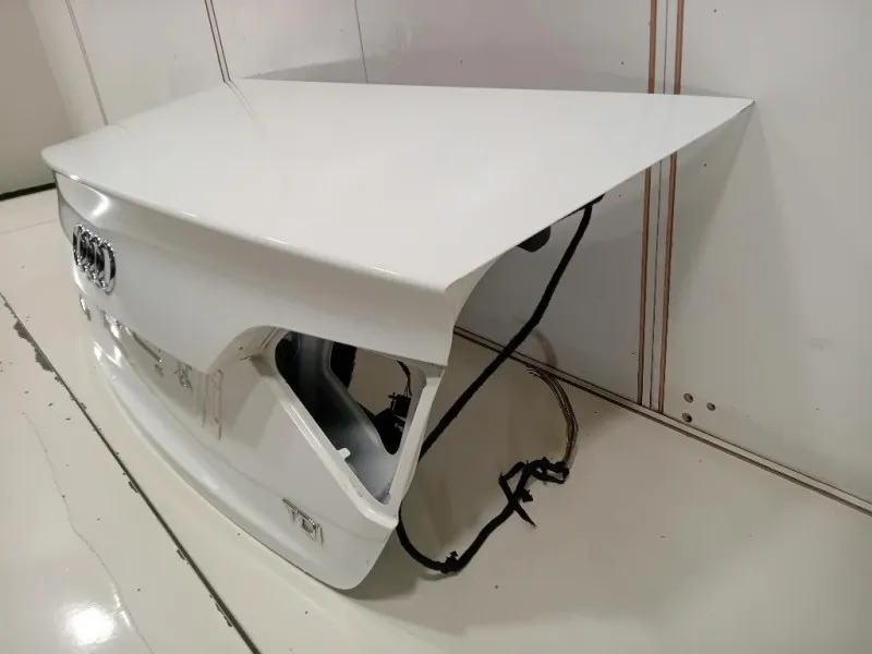 Portello POST 8K5827023AE Audi A4 8K2 2008