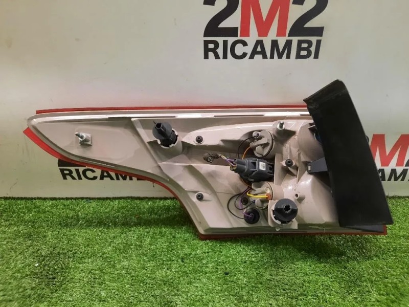 Fanale EST POST DX F1EB13404EA Ford Focus IV SW 2014