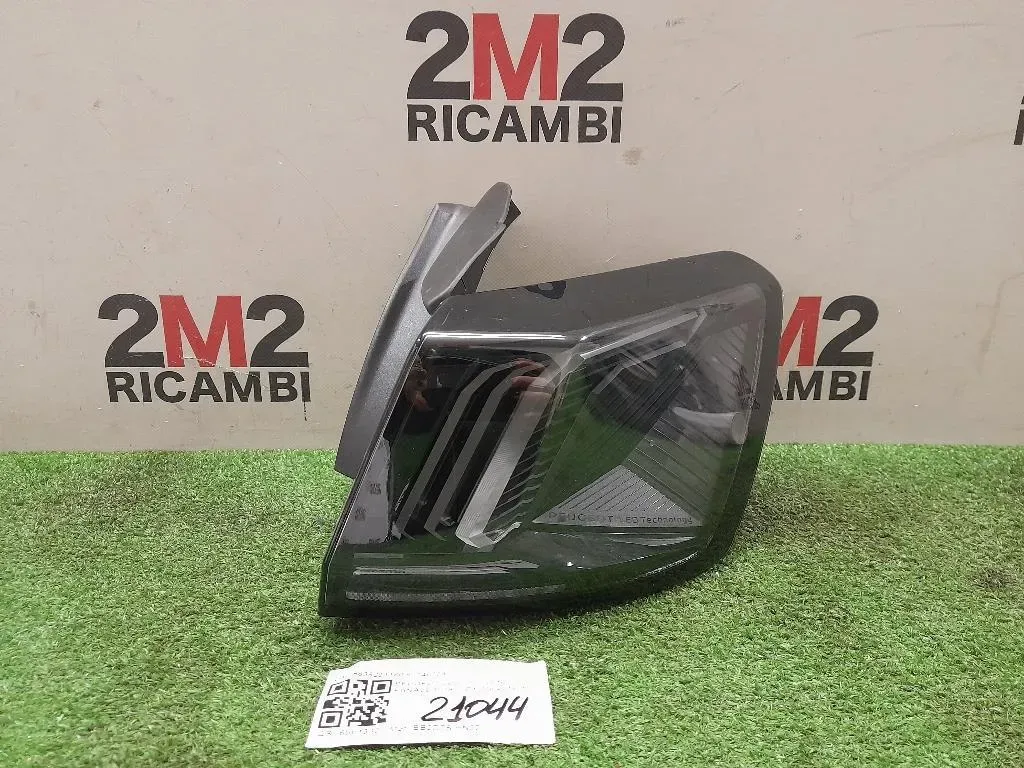 Fanale EST POST DX 9836231180 82140201 Peugeot 3008 II 2016