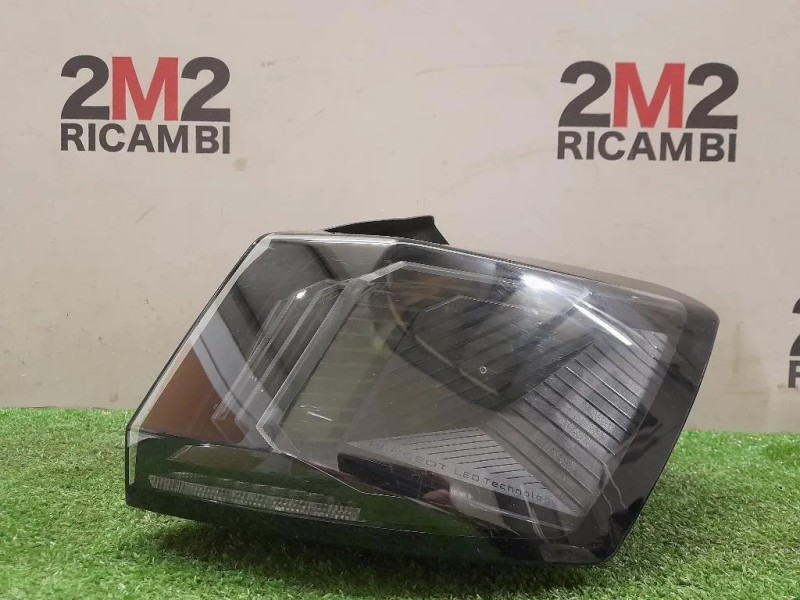 Fanale EST POST DX 9836231180 82140201 Peugeot 3008 II 2016