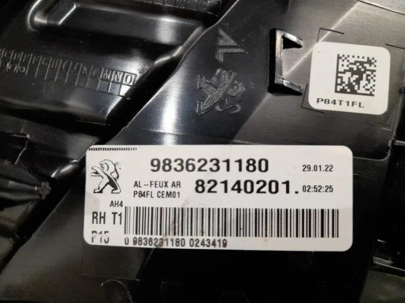 Fanale EST POST DX 9836231180 82140201 Peugeot 3008 II 2016