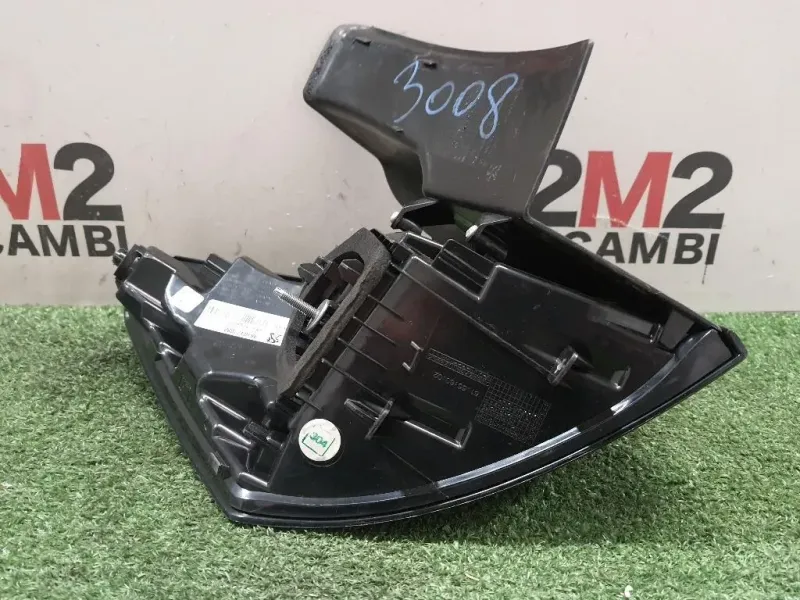 Fanale EST POST DX 9810477080 Peugeot 3008 II 2016
