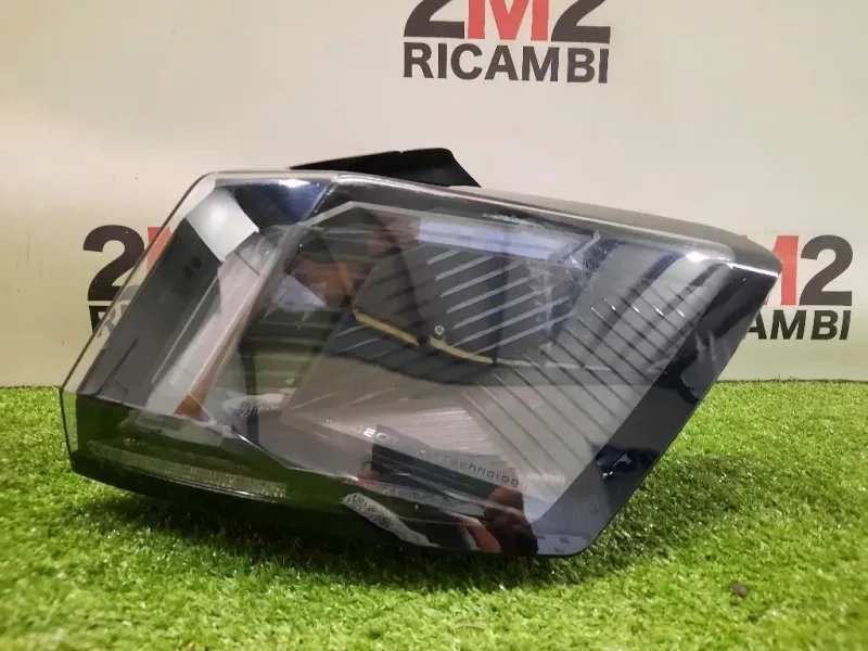 Fanale EST POST DX 9836231180 82140201 Peugeot 3008 II 2016