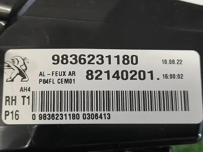 Fanale EST POST DX 9836231180 Peugeot 3008 II 2020