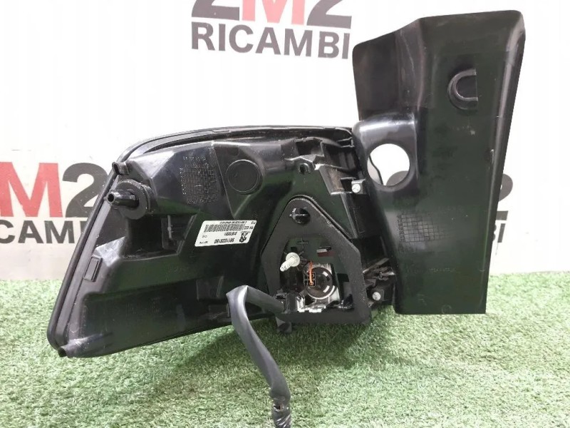Fanale EST POST DX 9811028180 Peugeot 5008 II 2017