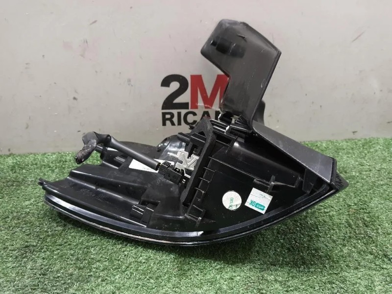 Fanale EST POST DX 9811028180 Peugeot 5008 II 2017