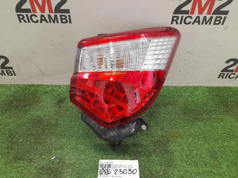 Fanale EST POST DX 815500DB60 Toyota Yaris IV 2017